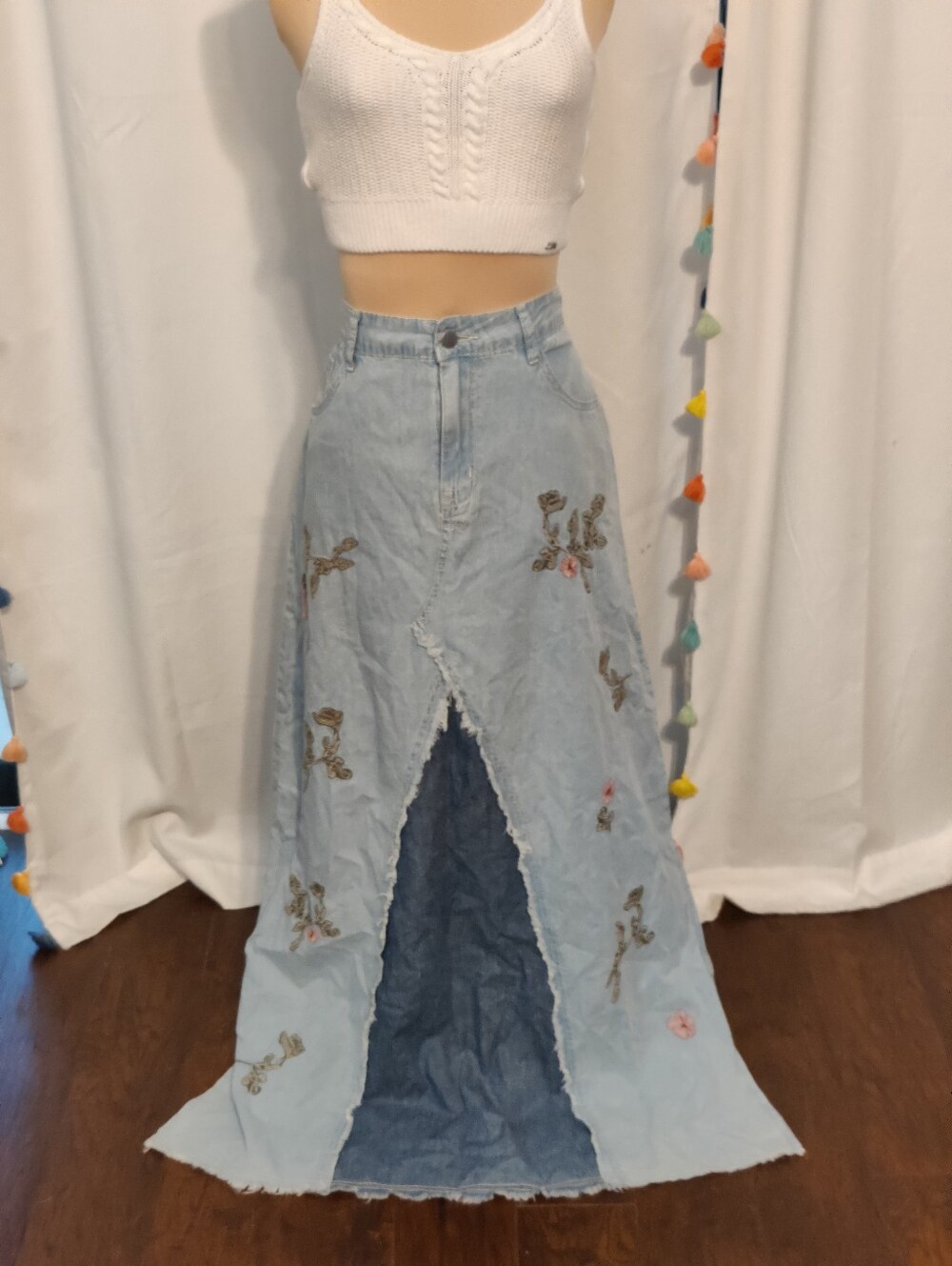 POL distressed Low Slung Chambray Denim Maxi Skirt Embroidery Pockets M